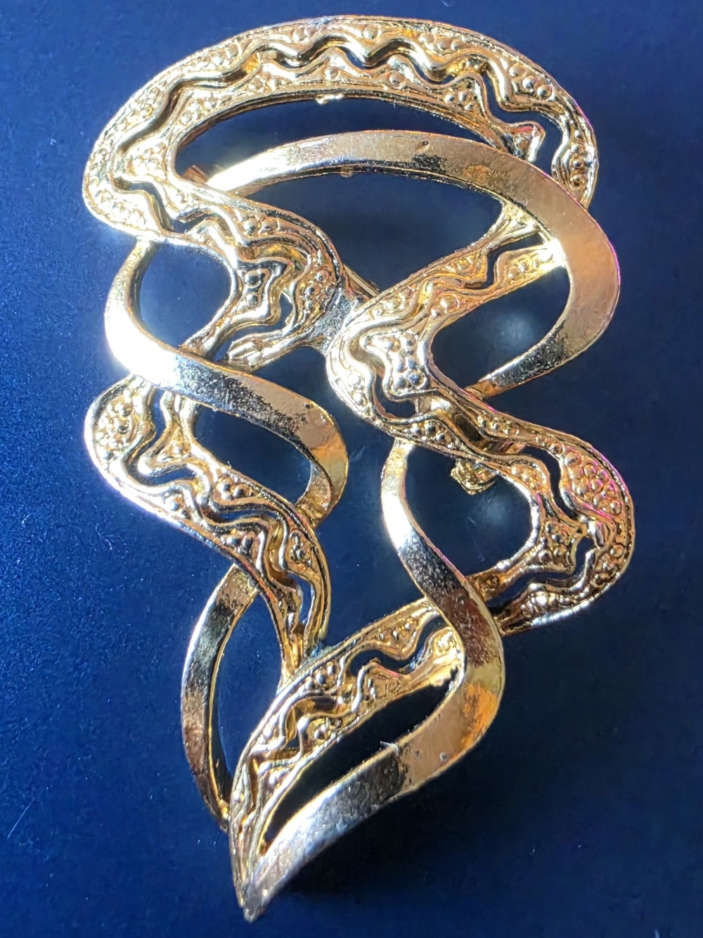 Vintage Gold-tone Abstract Wavy Brooch